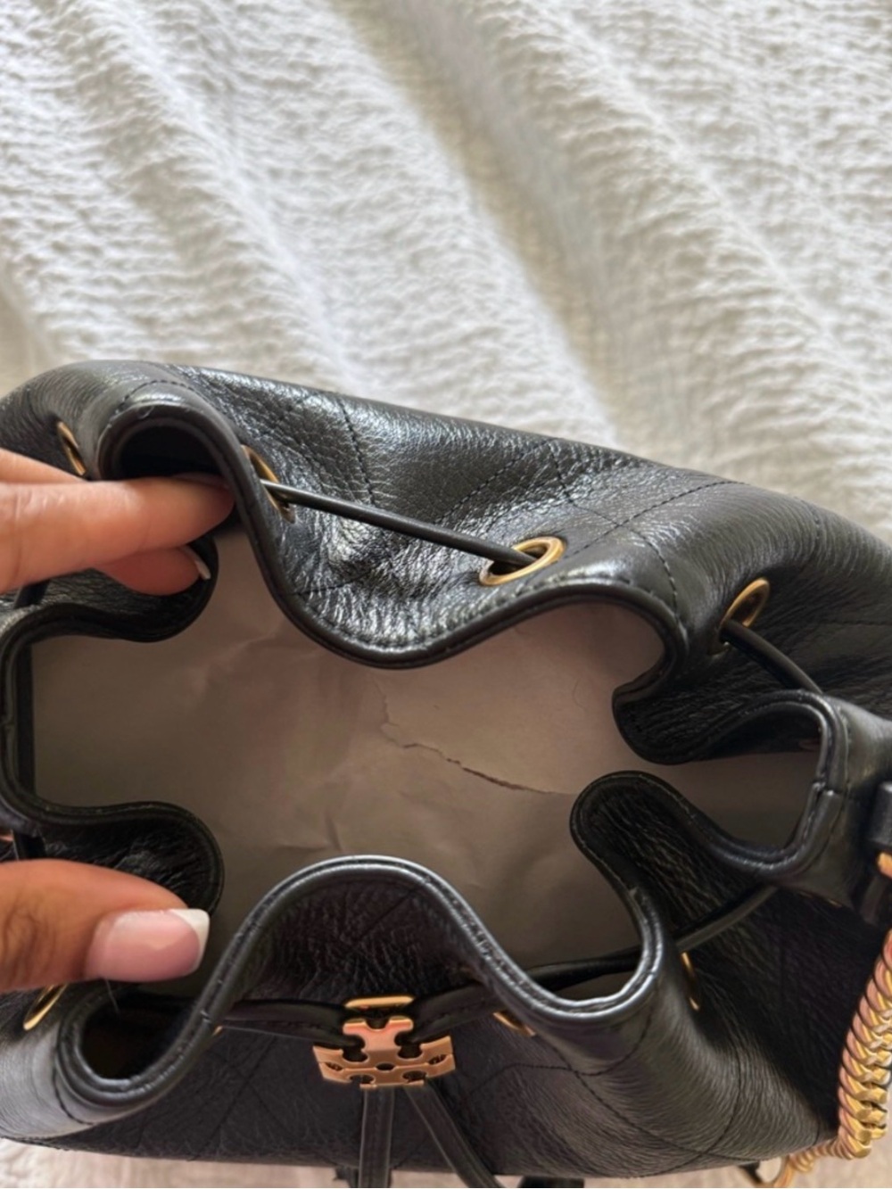 TORY BURCH SMALL CHARLIE Black Quilted Leather Drawstring Bag /Gold Chain - Picture 5 of 8